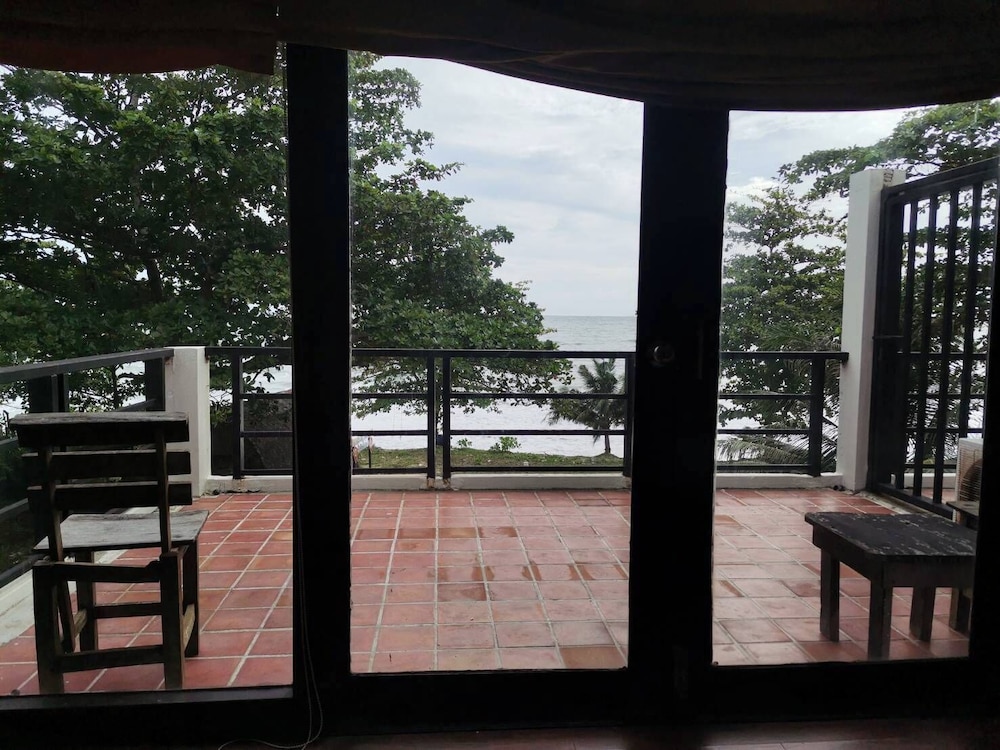 Siam Beach Resort 59/71