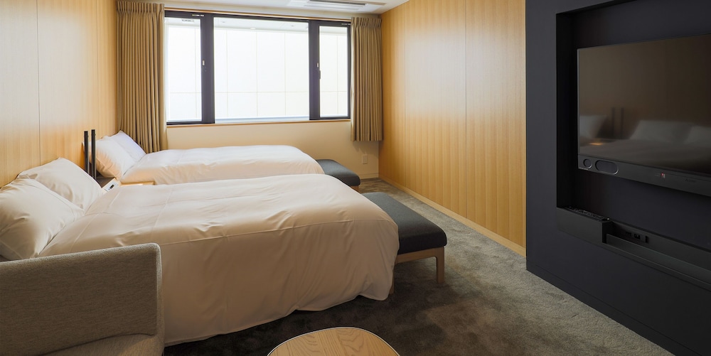 DELUXE, TWIN BEDS