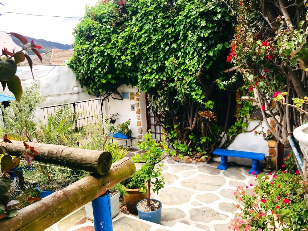 Athenian Villa 43/50