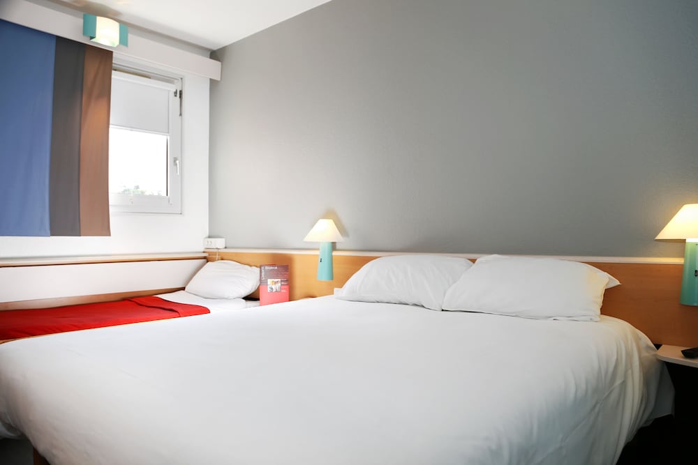 ibis Orange Centre Echangeur A7 A9 25/73