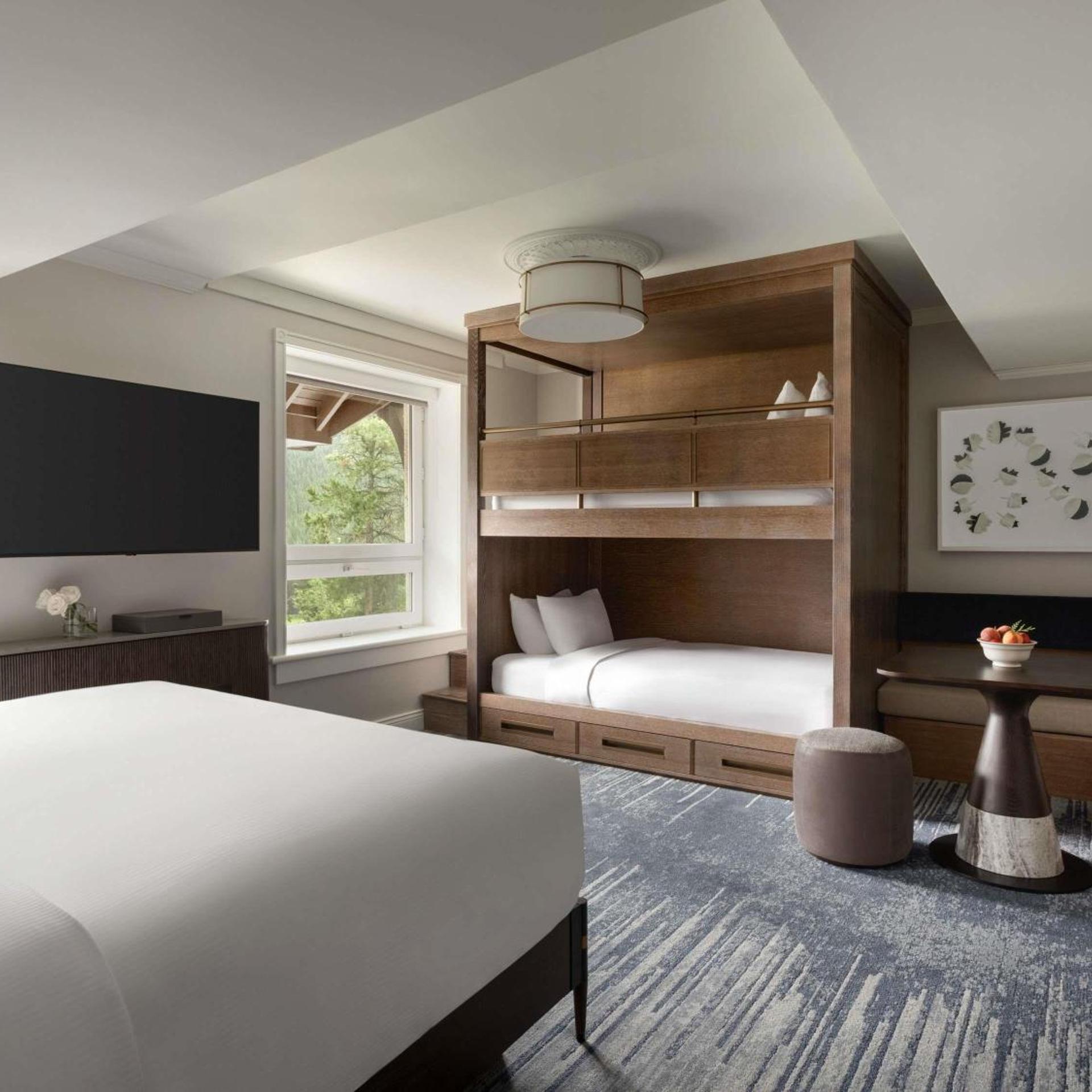 Gatehouse, Family, King Bed, 2 Bunk Beds