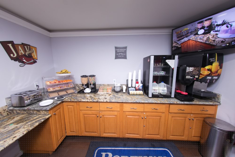 Rodeway Inn & Suites Bellflower 31/33