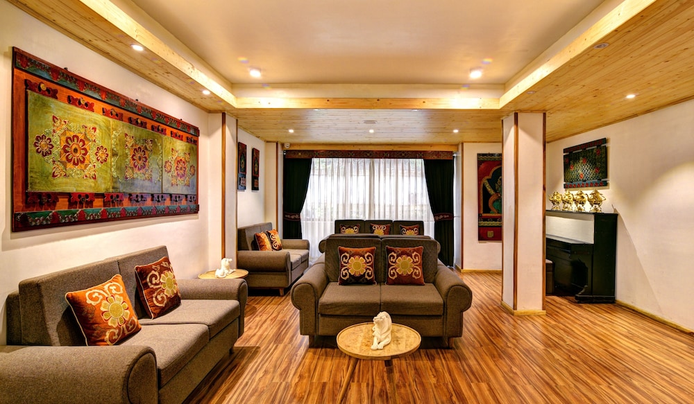Summit Swiss Heritage Hotel 46/72