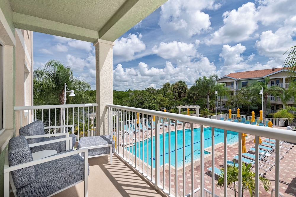 Doubletree Suites By Hilton Naples 23/67