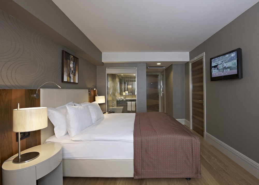 Ramada by Wyndham Istanbul Grand Bazaar 23/42