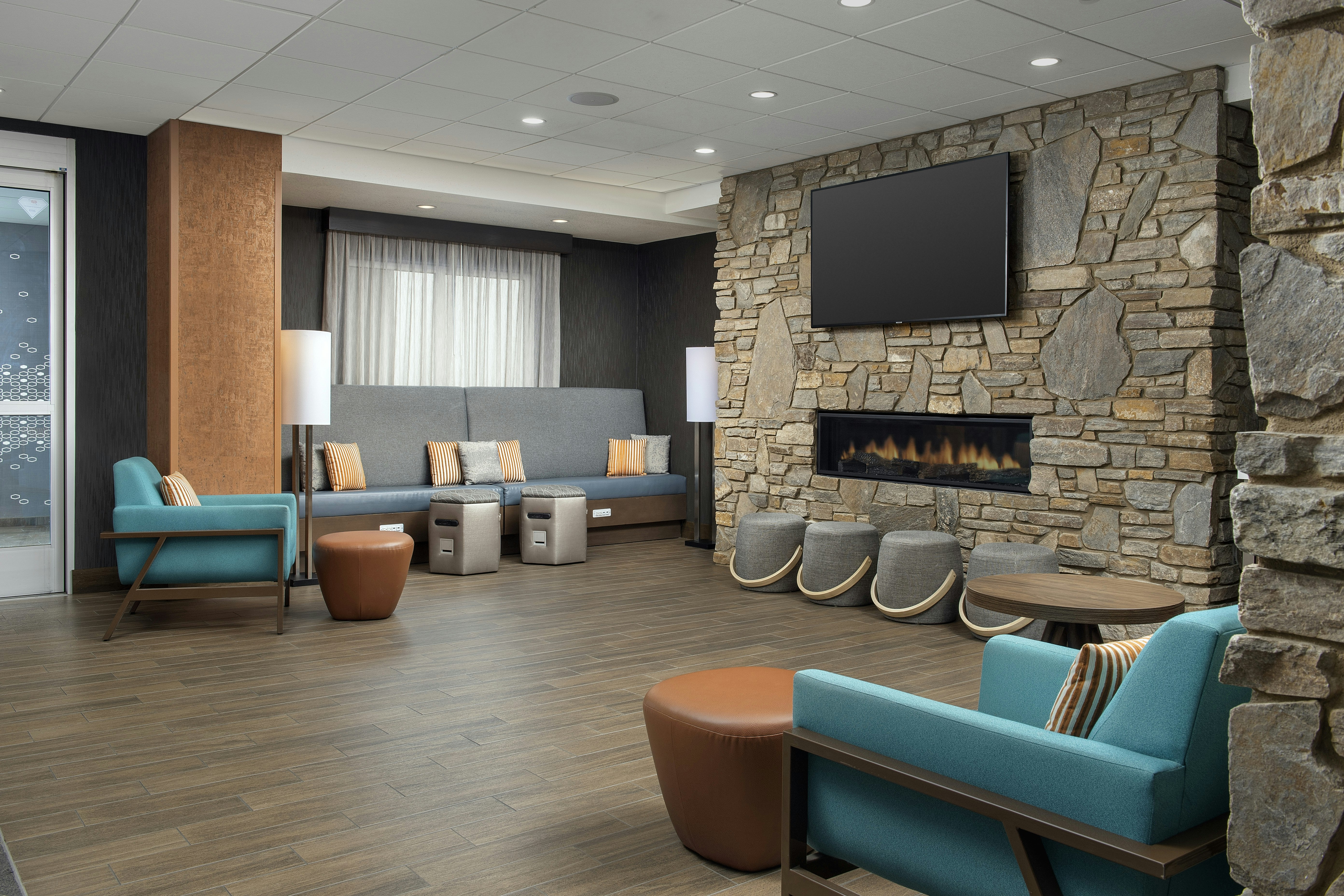 Hampton Inn Suites Rapid City Rushmore Sd 46/48