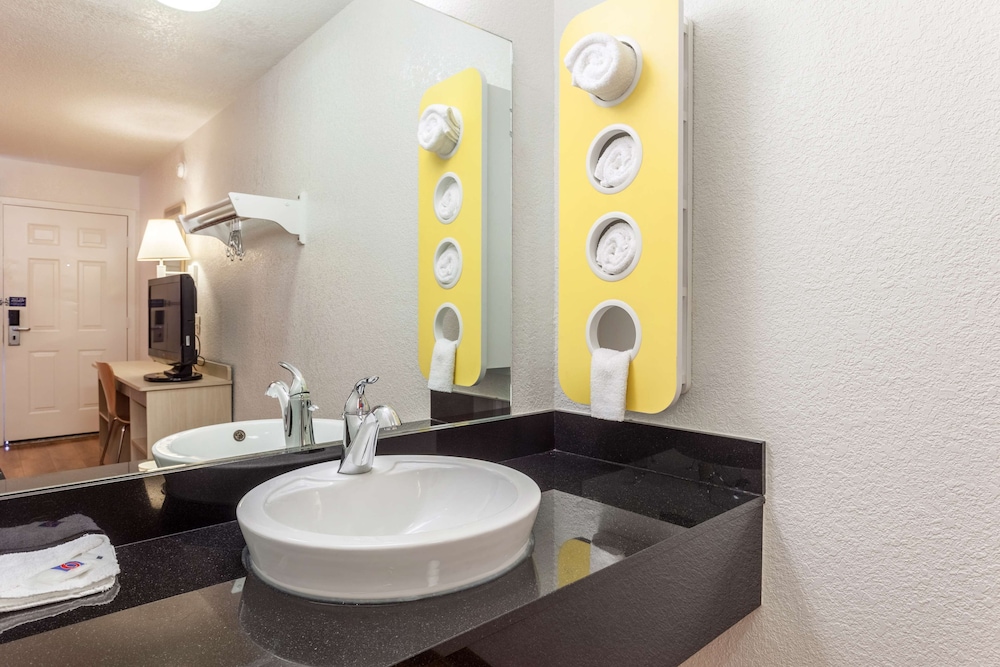 Motel6 Sacramento, CA - Downtown 54/60