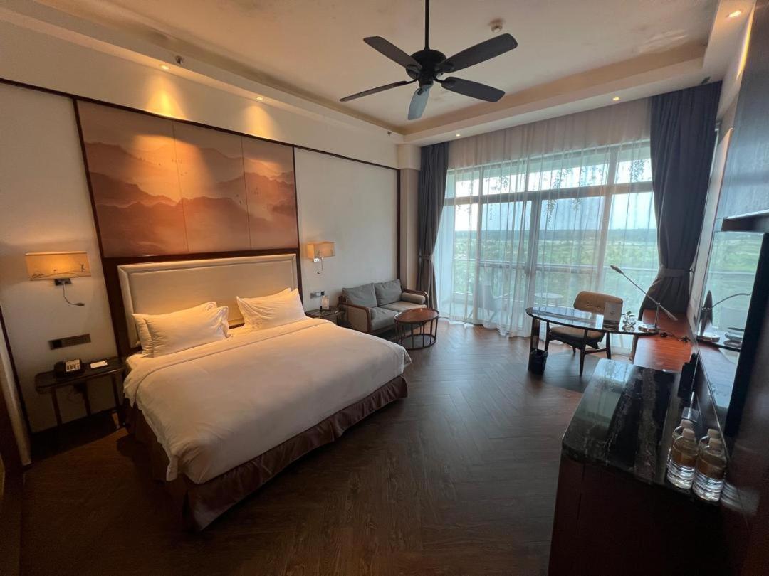 Superior, King Bed