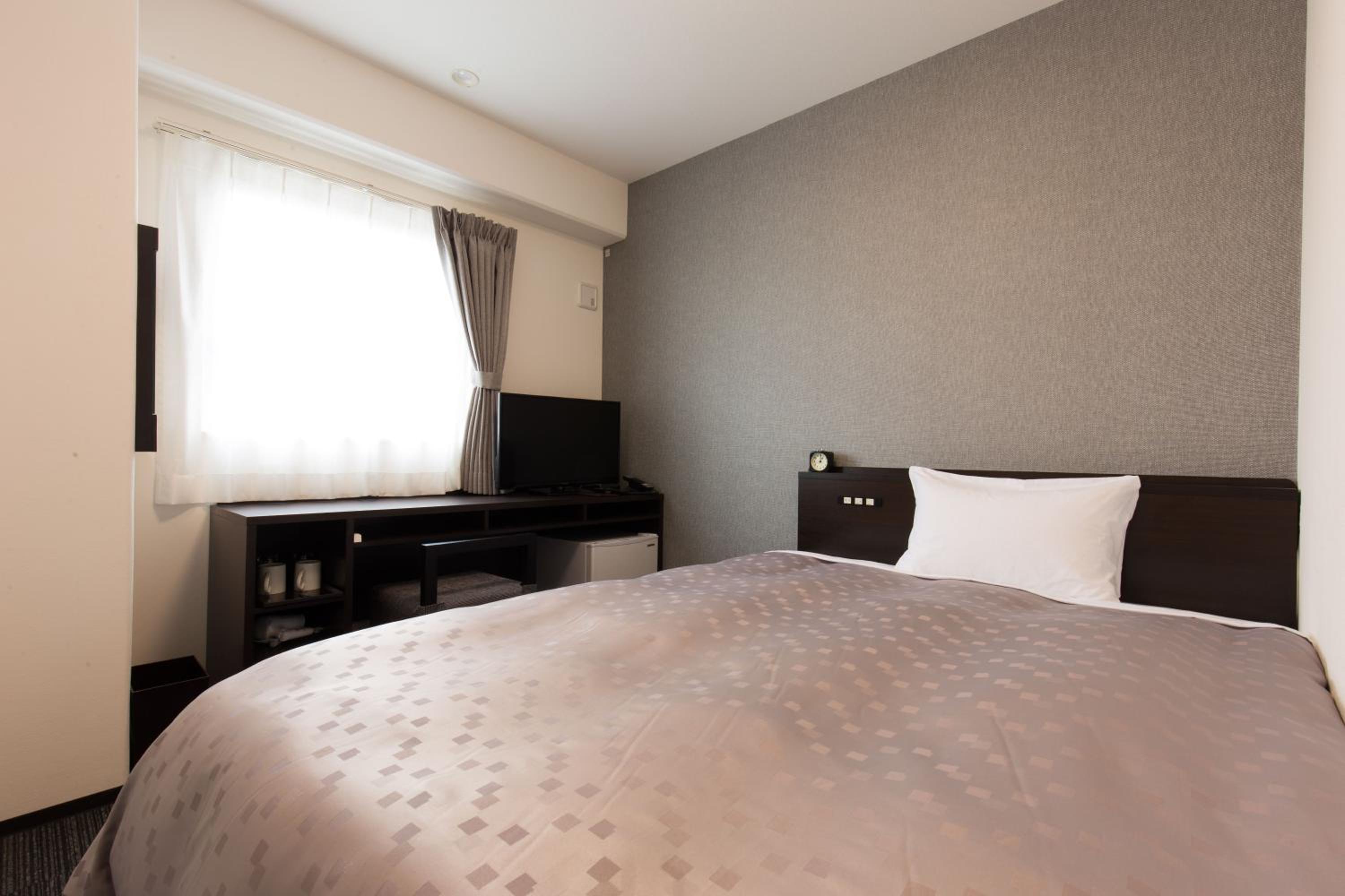 Semi Room, Standard, Single, Semi Double Bed