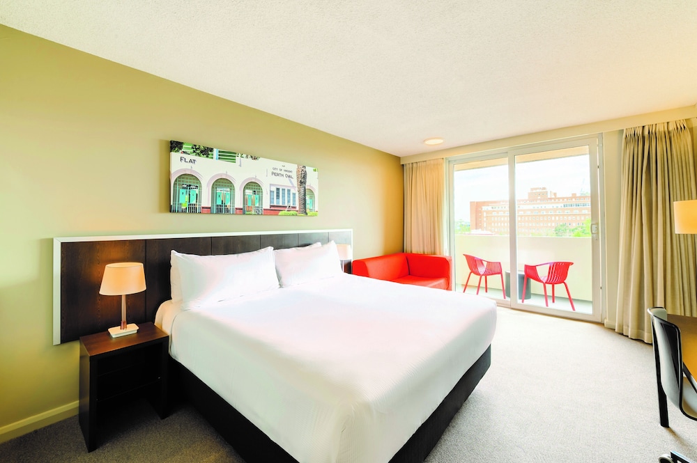 Mercure Perth on Hay 19/50