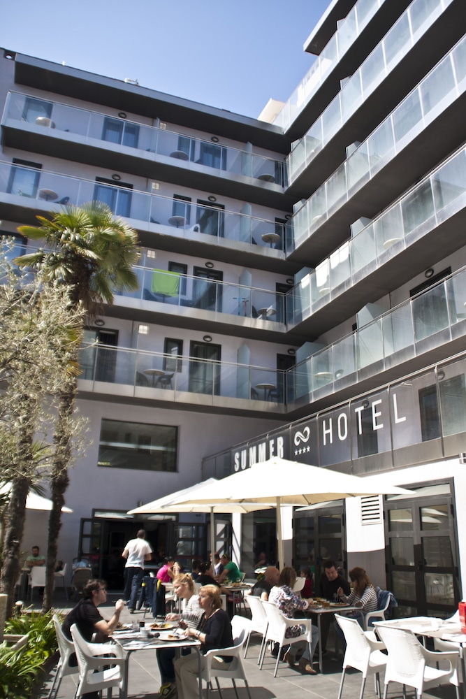 Summer Hotel 8/33