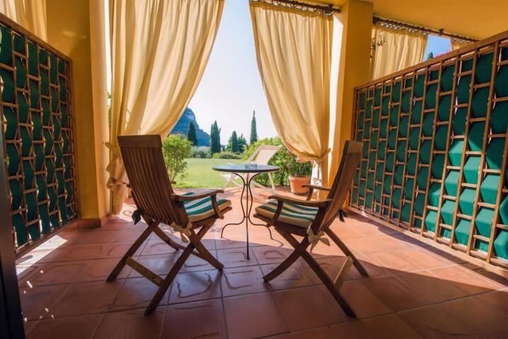 Villa Madrina Lovely and Dynamic Hotel 24/49