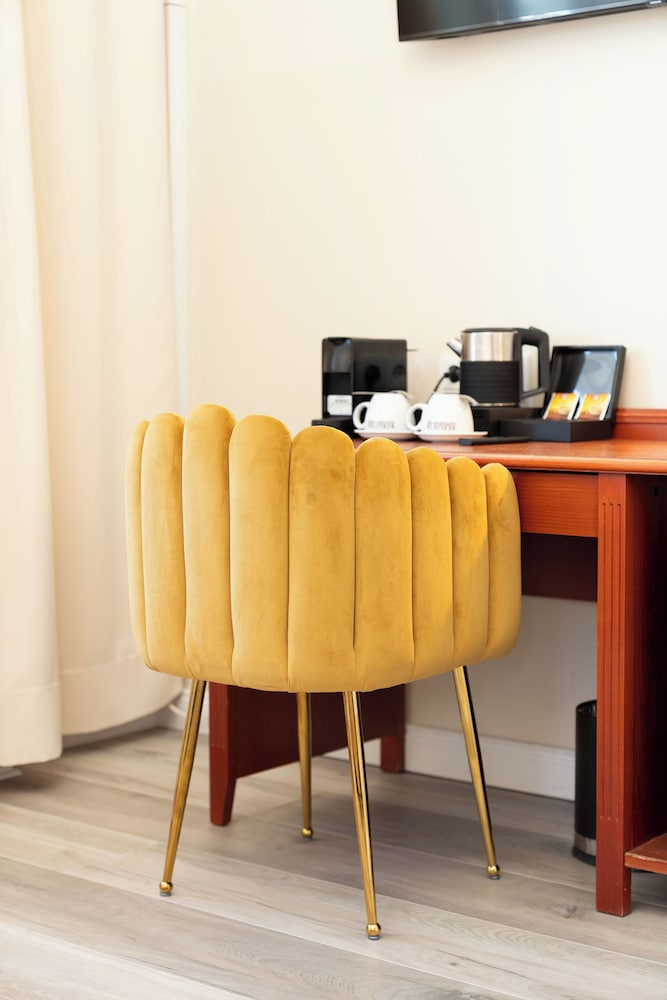 HOTEL AUGUSTA 42/50