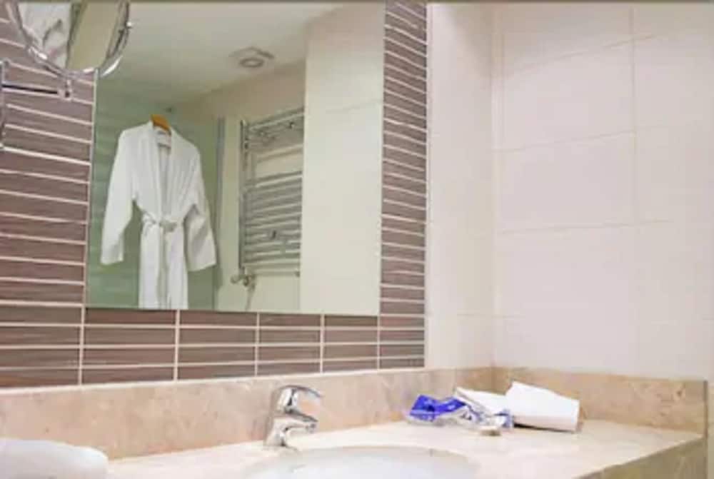 Hotel Tunali 18/46
