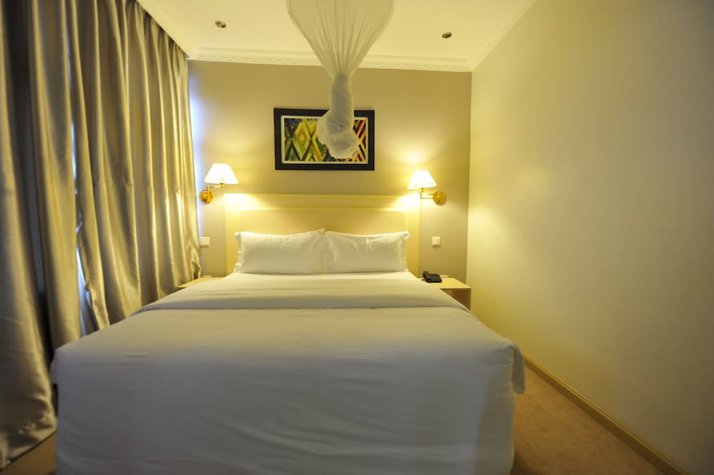 Gloria Hotel 16/35