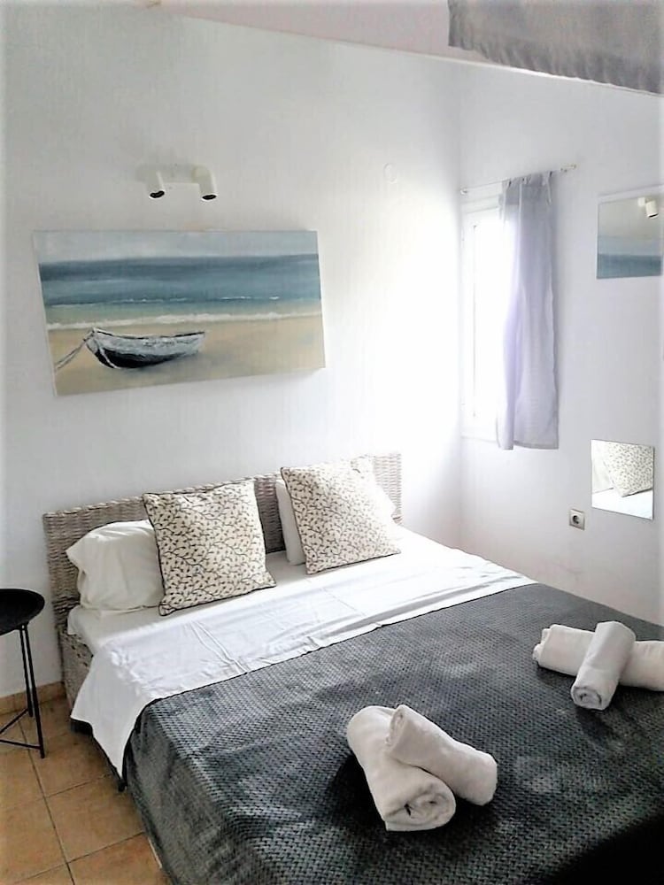 Oceanis Rooms Apartments 7/50