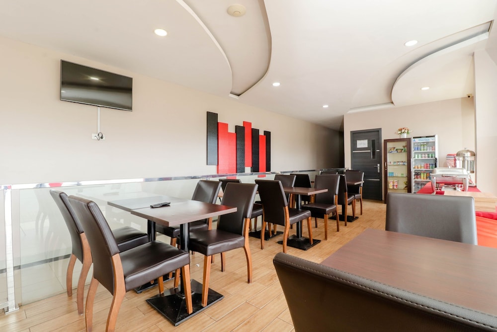 Blitz Hotel Batam Near Sultan Mahmud Ri'ayat Shah 25/31