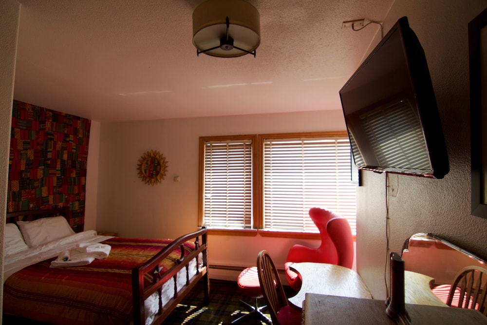 Qupqugiaq Inn 44/61