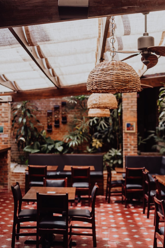 HOTEL DUNN INN 56/67