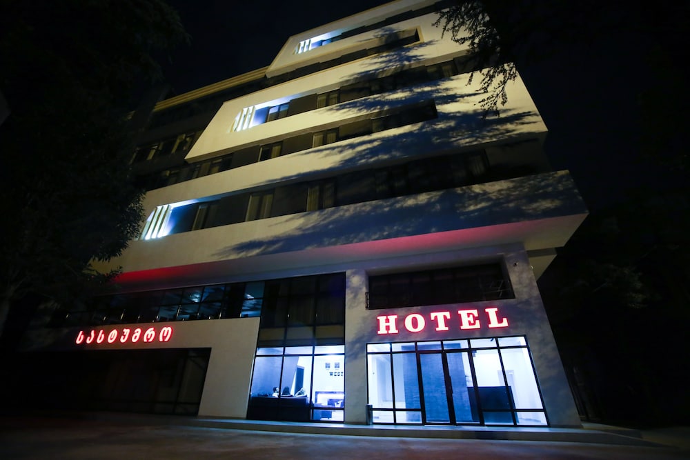 West Tower Hotel Kutaisi 1/25