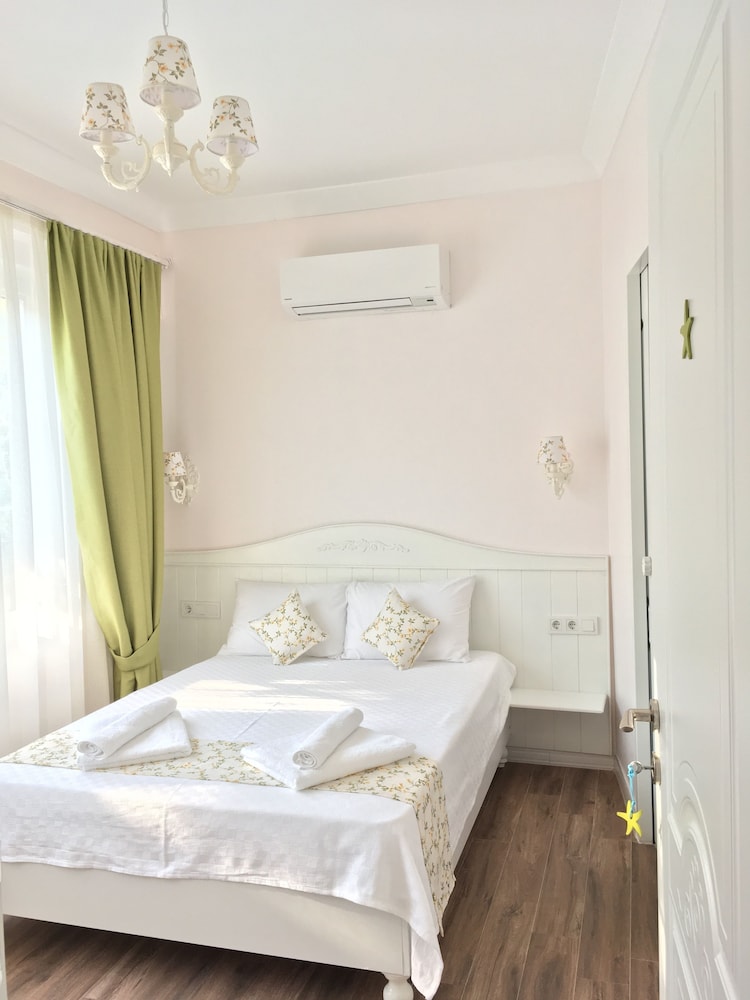 Bozcaada Denizyildizi Otel 12/44