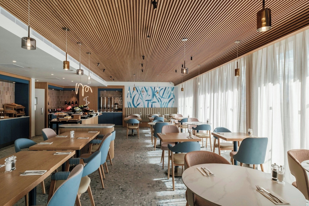 Courtyard by Marriott Sliema 38/50