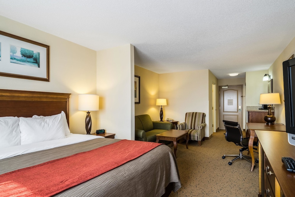 Comfort Inn & Suites Dover near Speedway 18/56