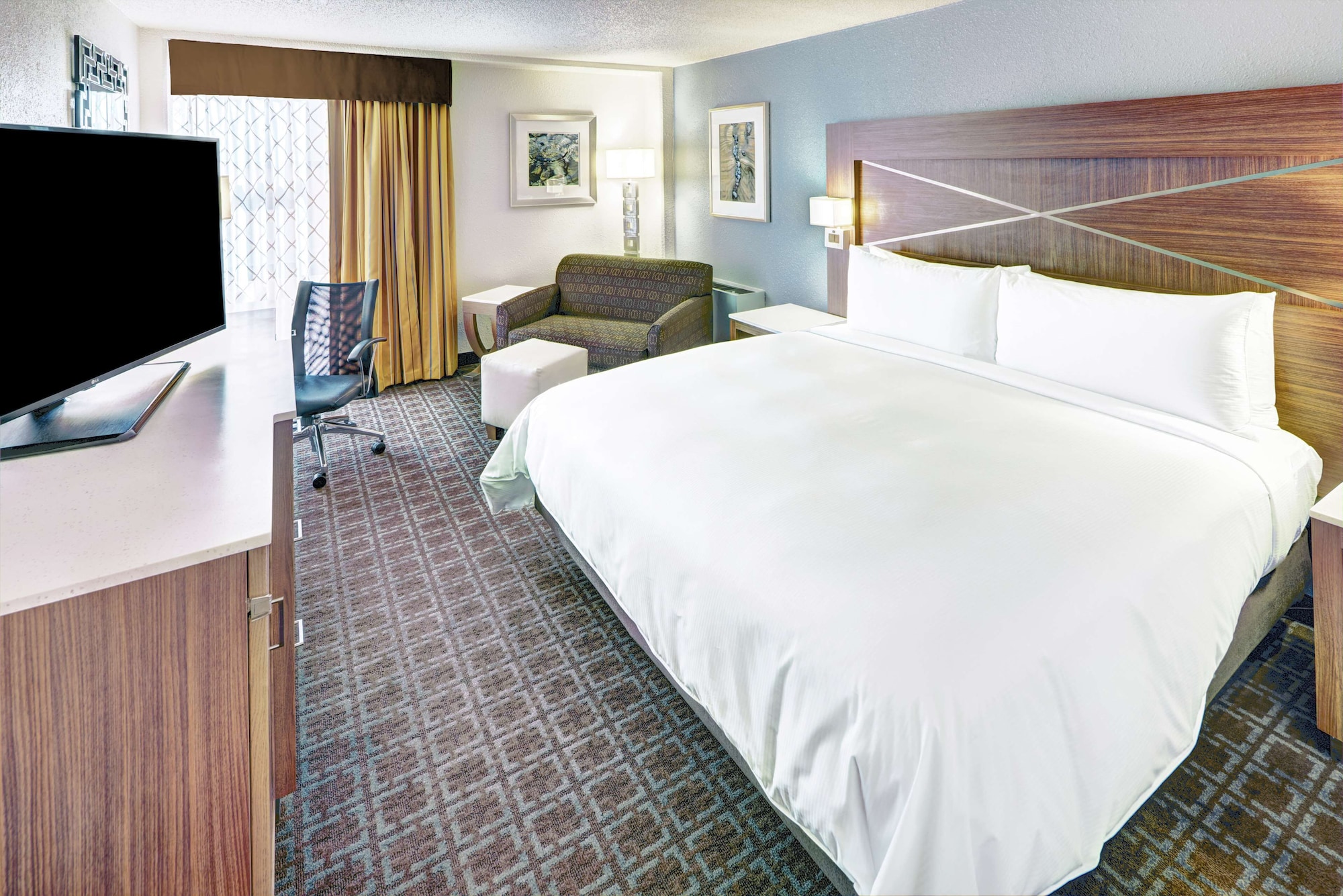 ROOM, KING BED, ACCESSIBLE