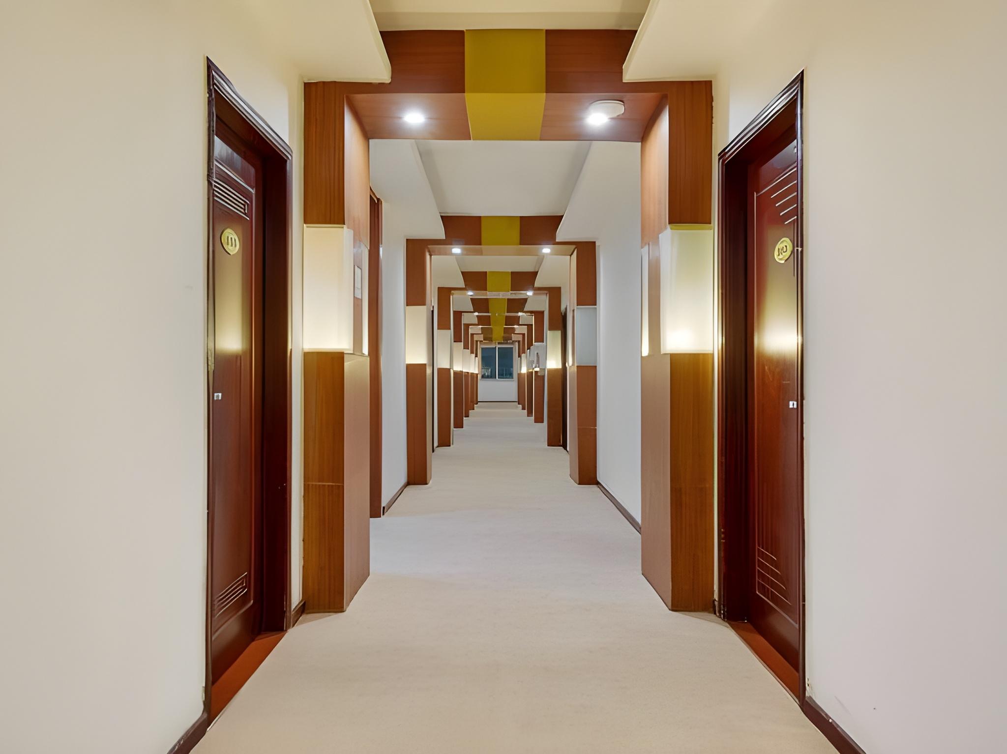 Hanqun Hotel 15/17