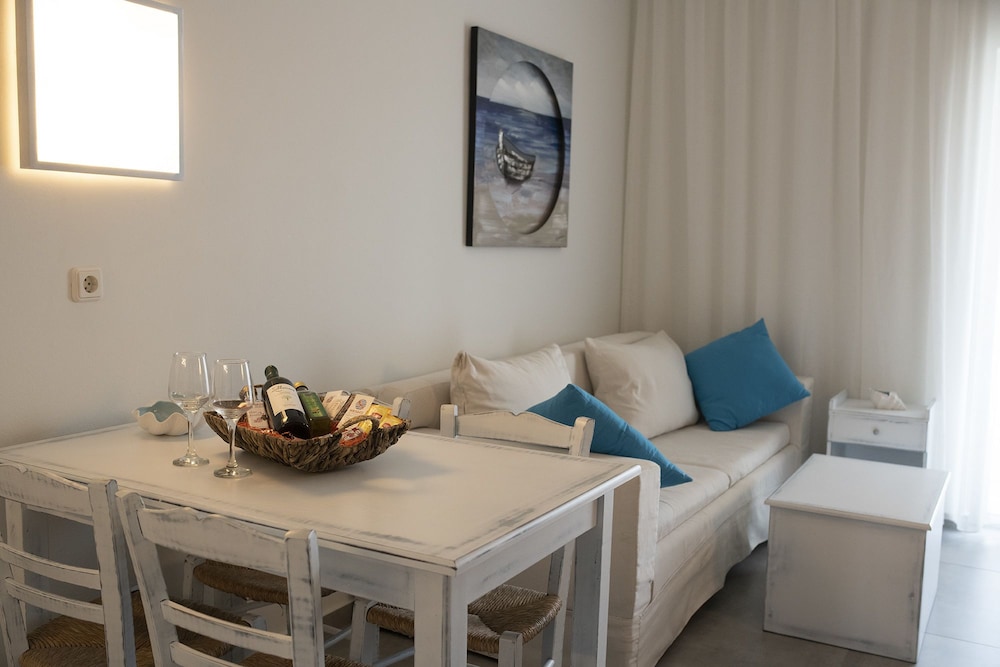 Niriides Hotel 30/47