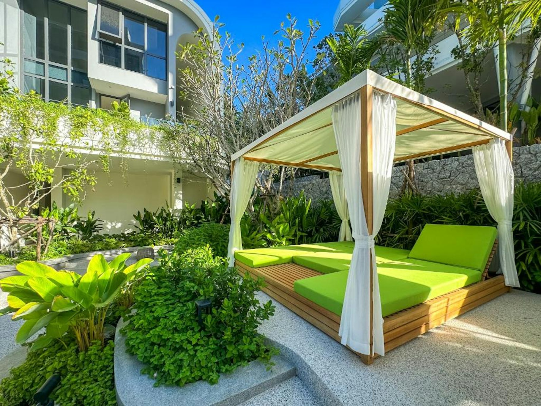 La Green Hotel and Residence 67/72