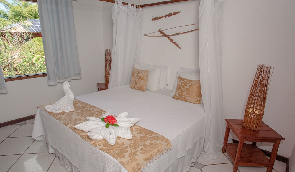 6 BEDROOMS, DELUXE