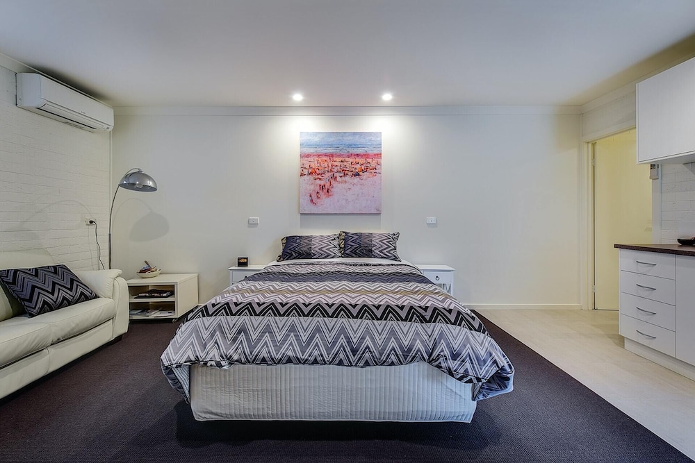 Allambi Holiday Apartments 12/44