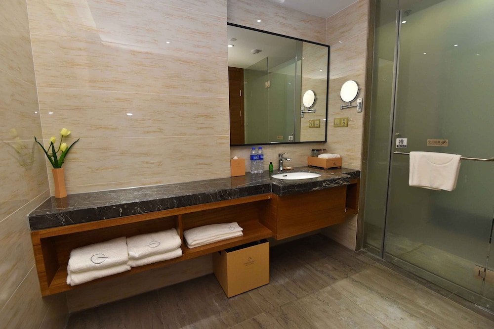GRAND SKYLIGHT INTERNATIONAL HOTEL HUIZHOU 36/36