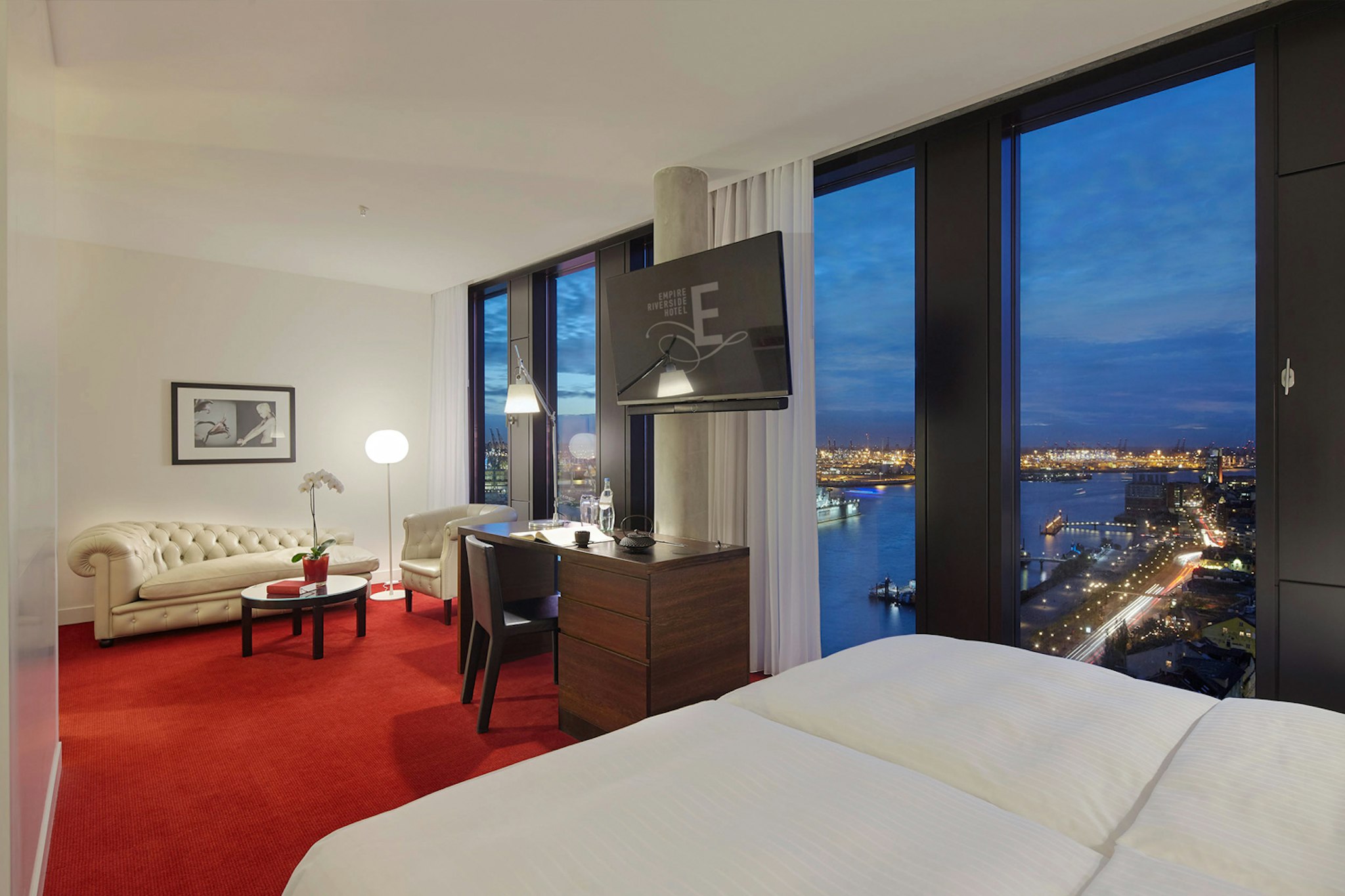 Empire Riverside Hotel 16/58