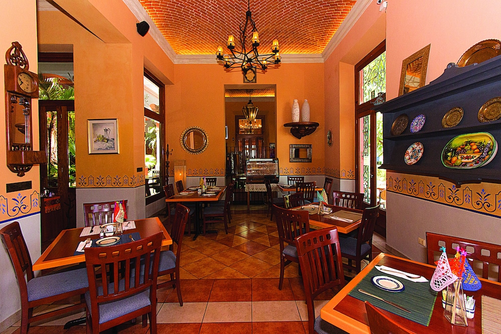 Hotel Casa San Angel 58/68