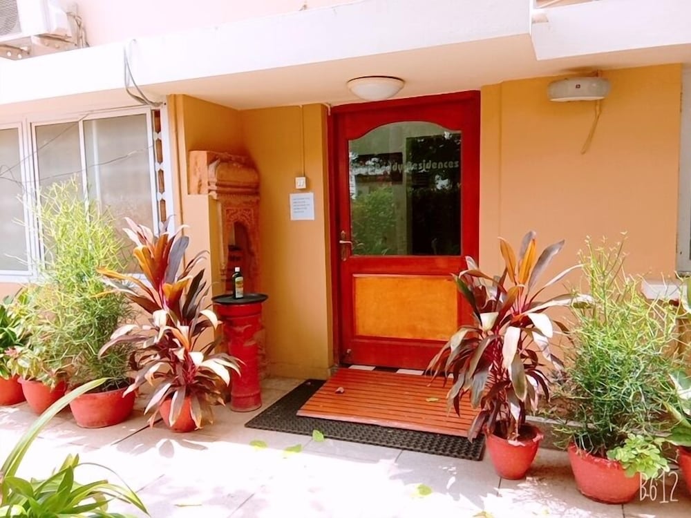 HANU REDDY RESIDENCES - WALLACE GARDEN 1/50