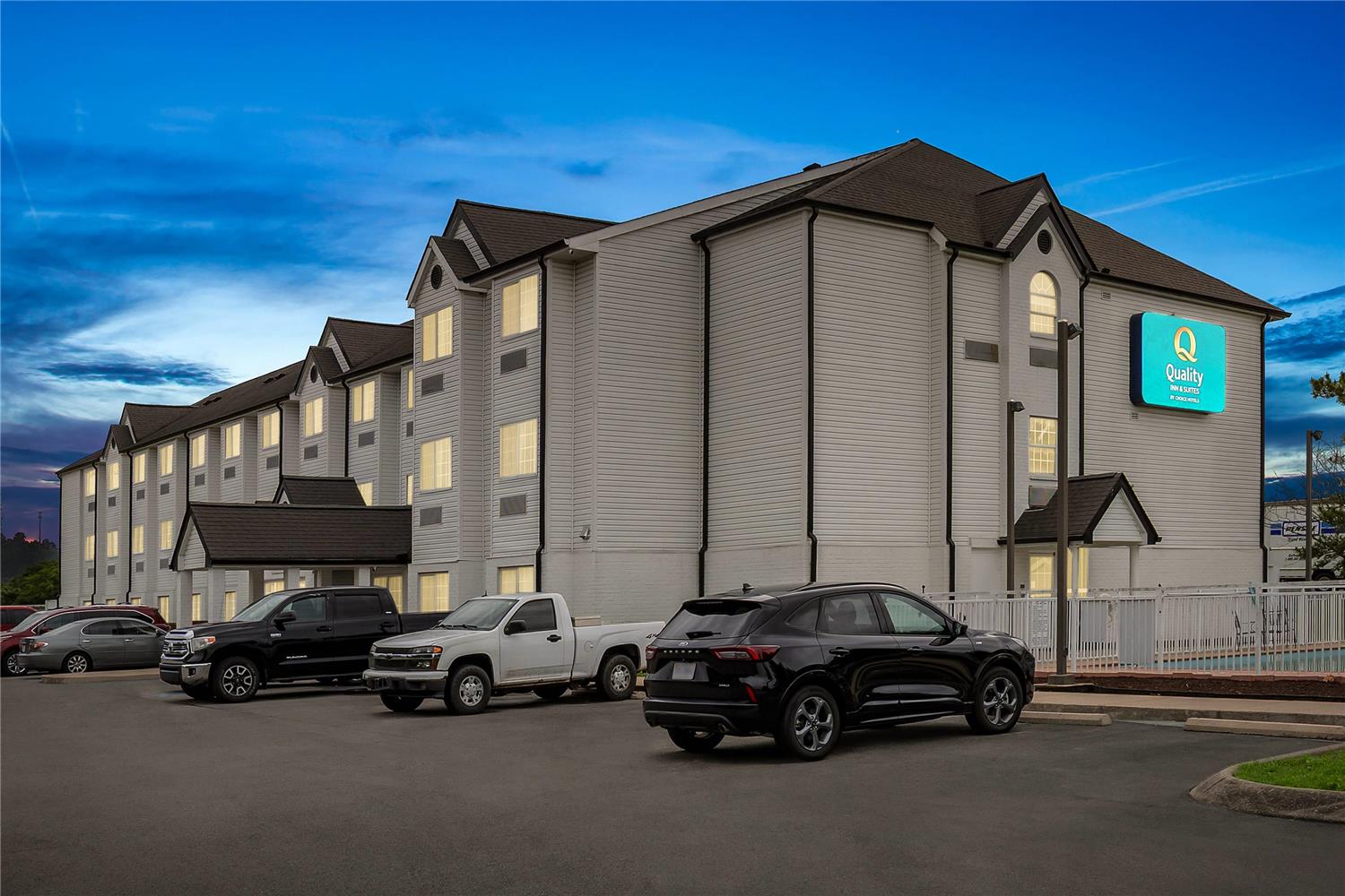 Quality Inn & Suites Nashville - Bellevue 12/14