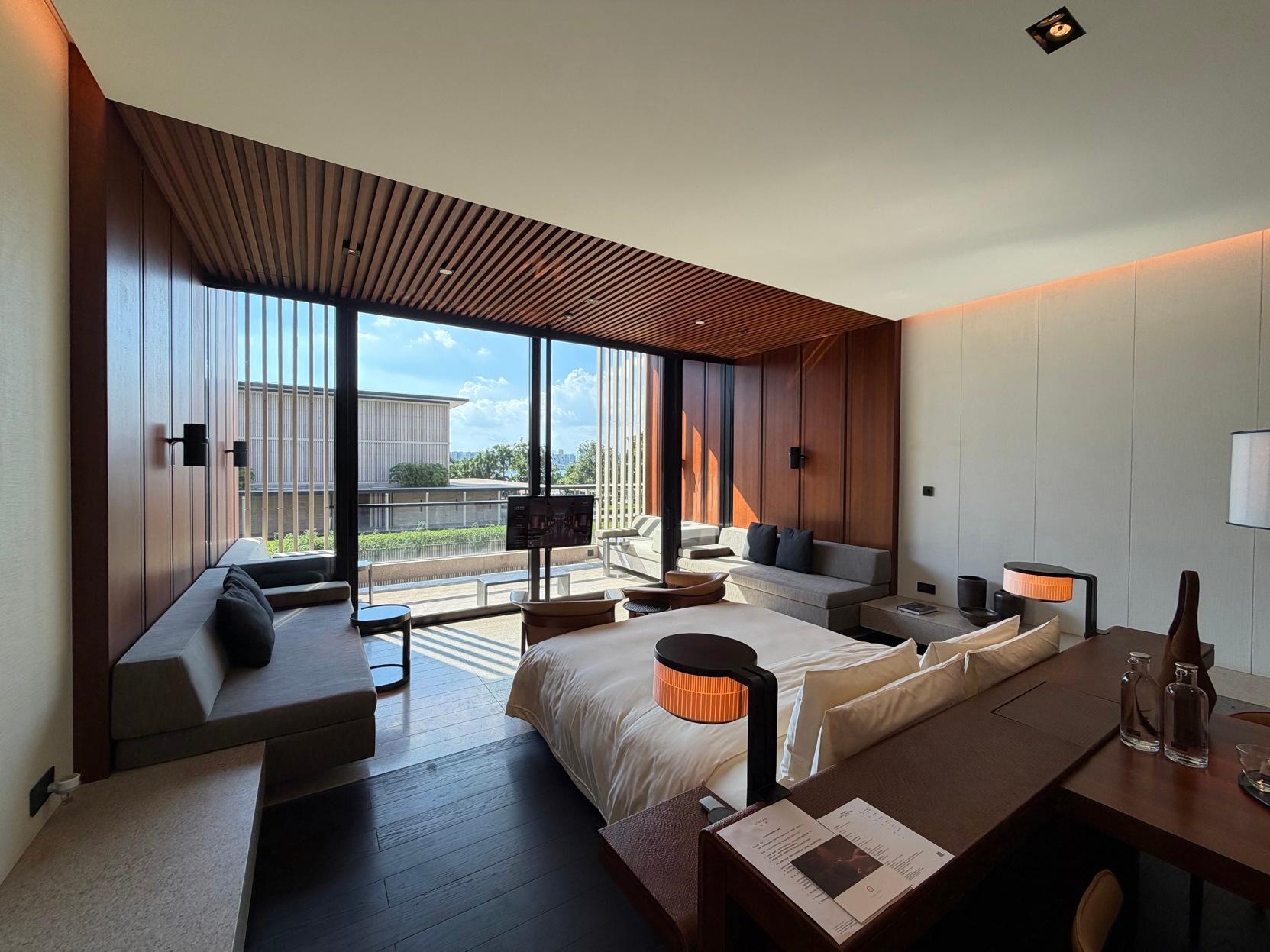 1 Bedroom, Serene, King and Queen Bed