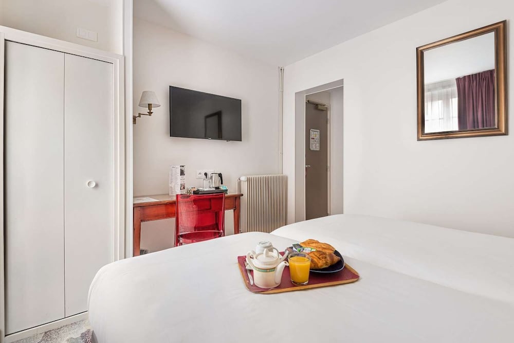 Hotel Courcelles Mederic 6/39