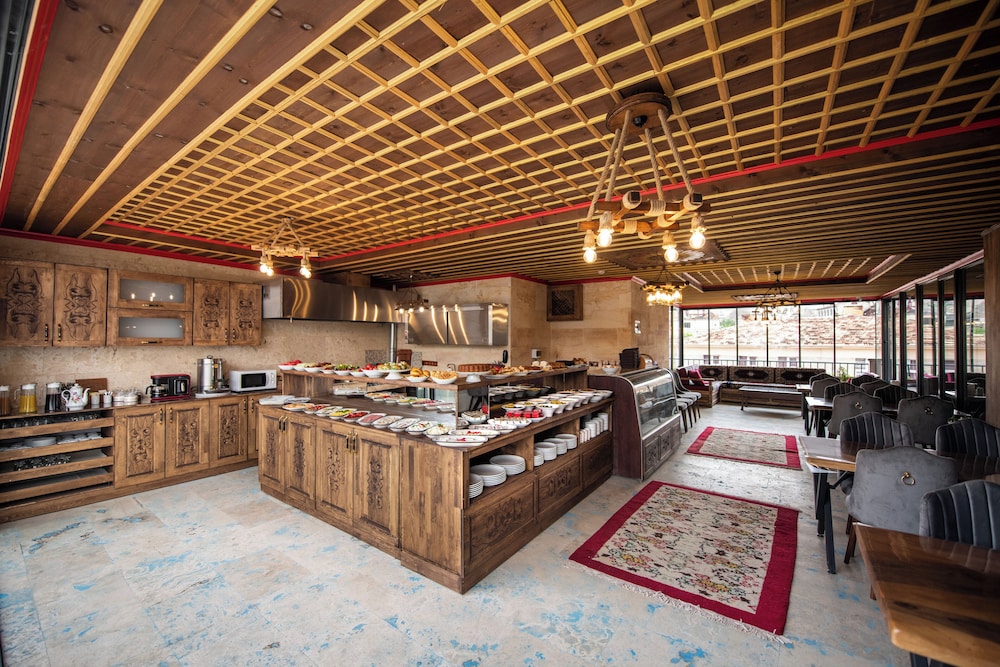Volare Stone Hotel 39/43