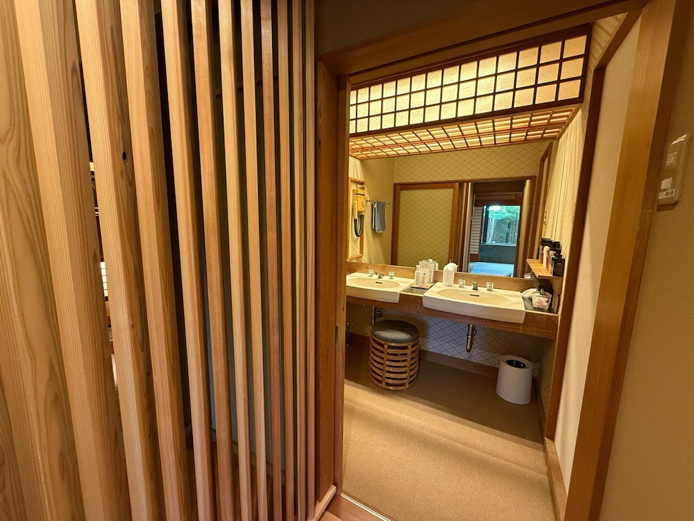 KOSHI NO YADO TAKASHIMAYA 49/50