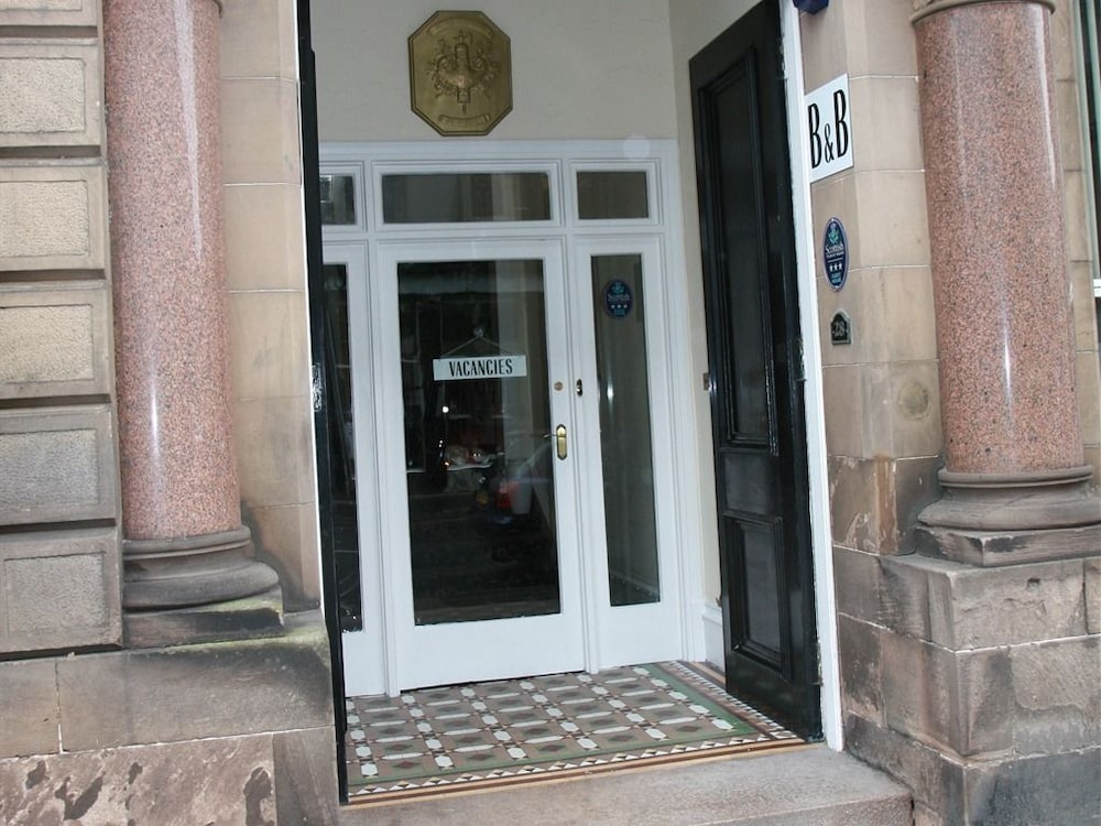 Bank Guest House 3/36