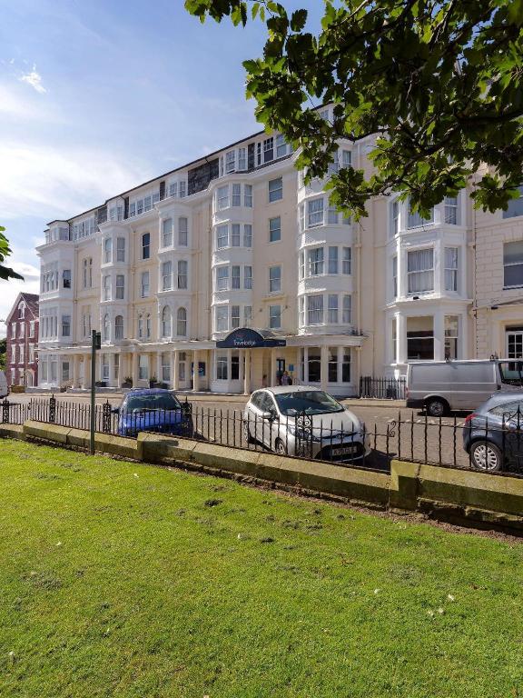 Travelodge Scarborough St Nicholas 9/12