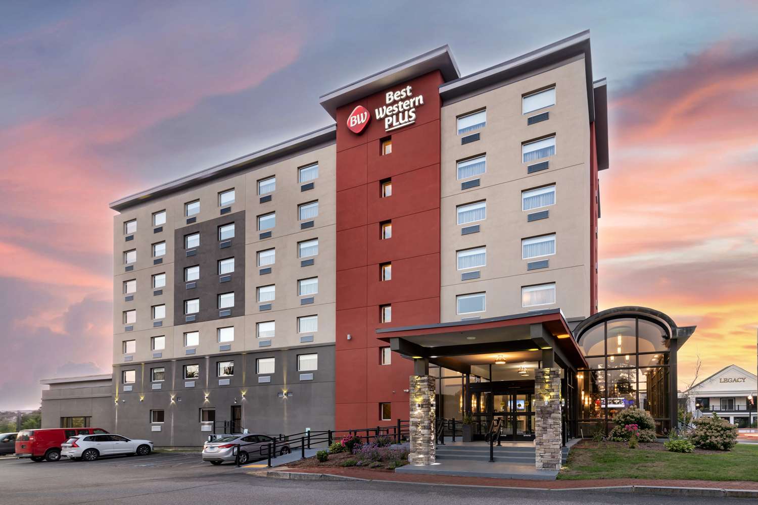 Best Western Plus Landmark Inn 2/43