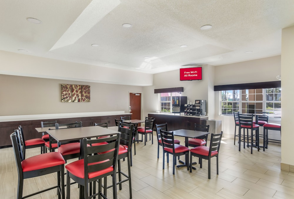 Red Roof PLUS & Suites Savannah - I-95 26/33