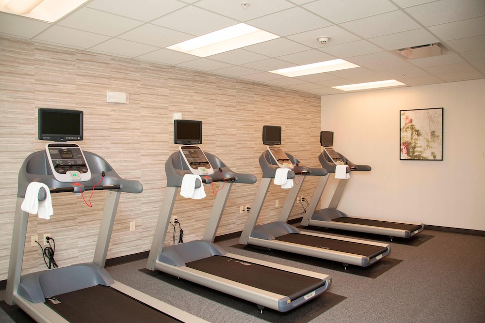 Courtyard by Marriott Houston City Place 25/50