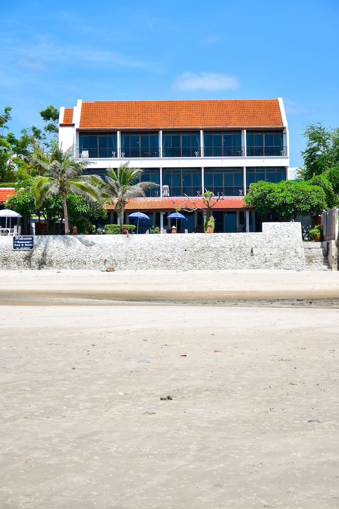 White Sand Beach Hotel Hua Hin 11/70