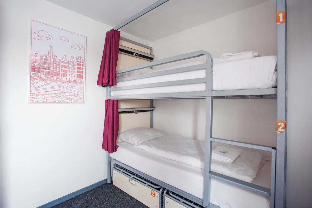 MIXED DORM, SUPERIOR