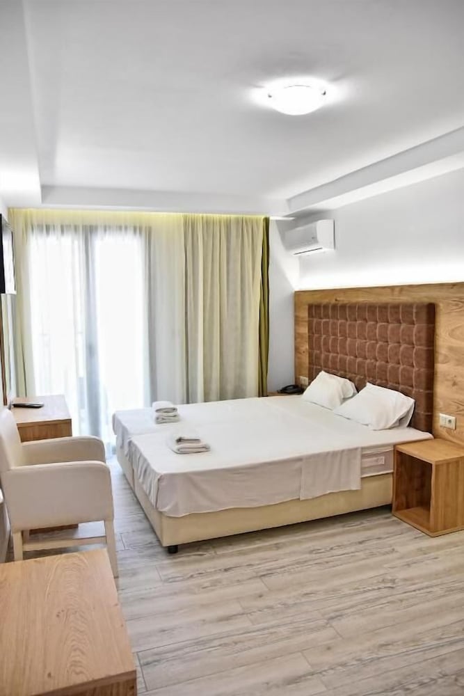Artemis Hotel Apartments 13/50